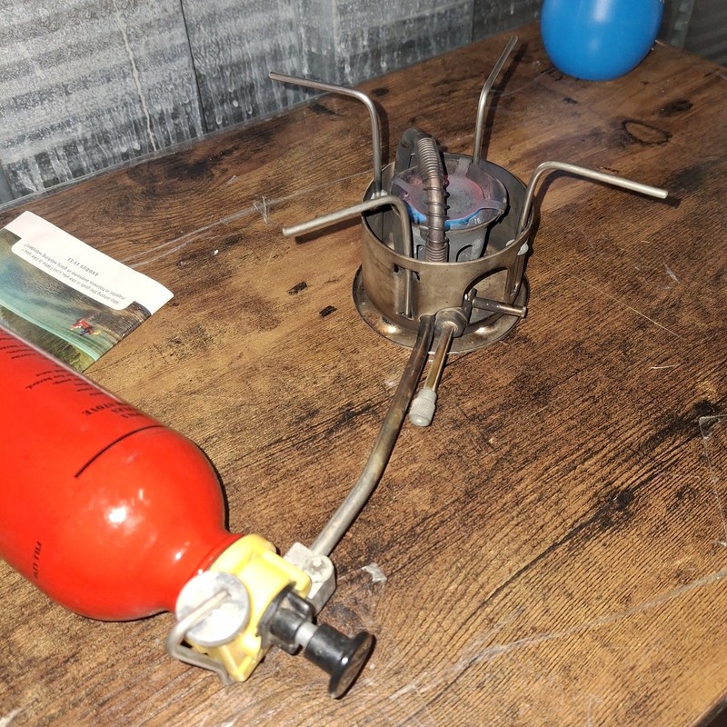Msr.  xgk.  Stove.    w.  fuel pump /msr. fuel  bottle 22 oz . tested