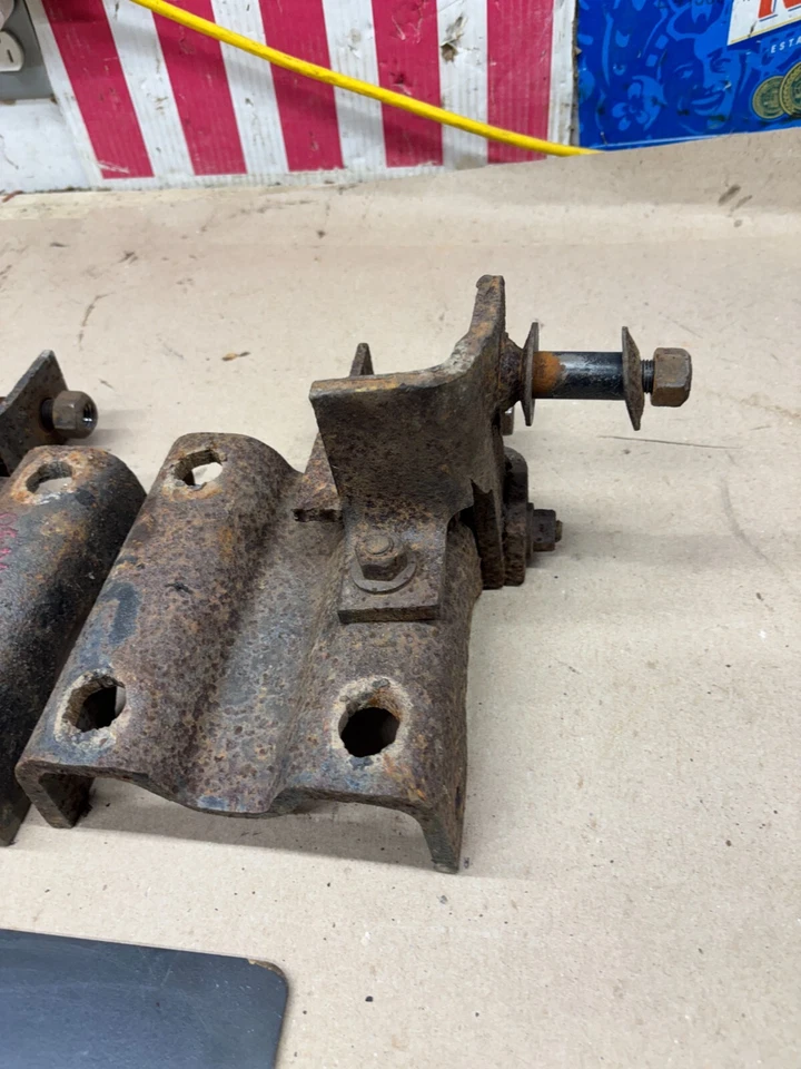 1981 86 87 DODGE D350 W350 W300 REAR LEAF SPRING MOUNT PLATES DANA 70 HOME MADE? - Image 3 of 4