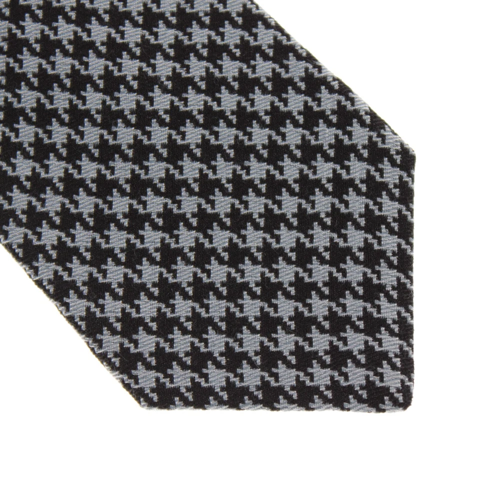 Kiton NWOT 100% Silk Seven Fold Neck Tie Light Gray/Blue and Black Houndstooth - Image 2 of 4