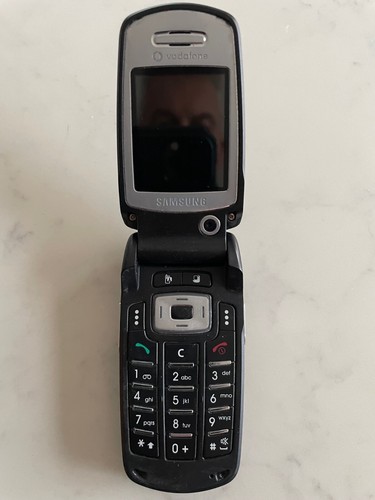 GENUINE 100% VINTAGE SAMSUNG FLIP PHONE & CHARGER PLUG FOR SPARES OR REPAIR - Picture 5 of 9