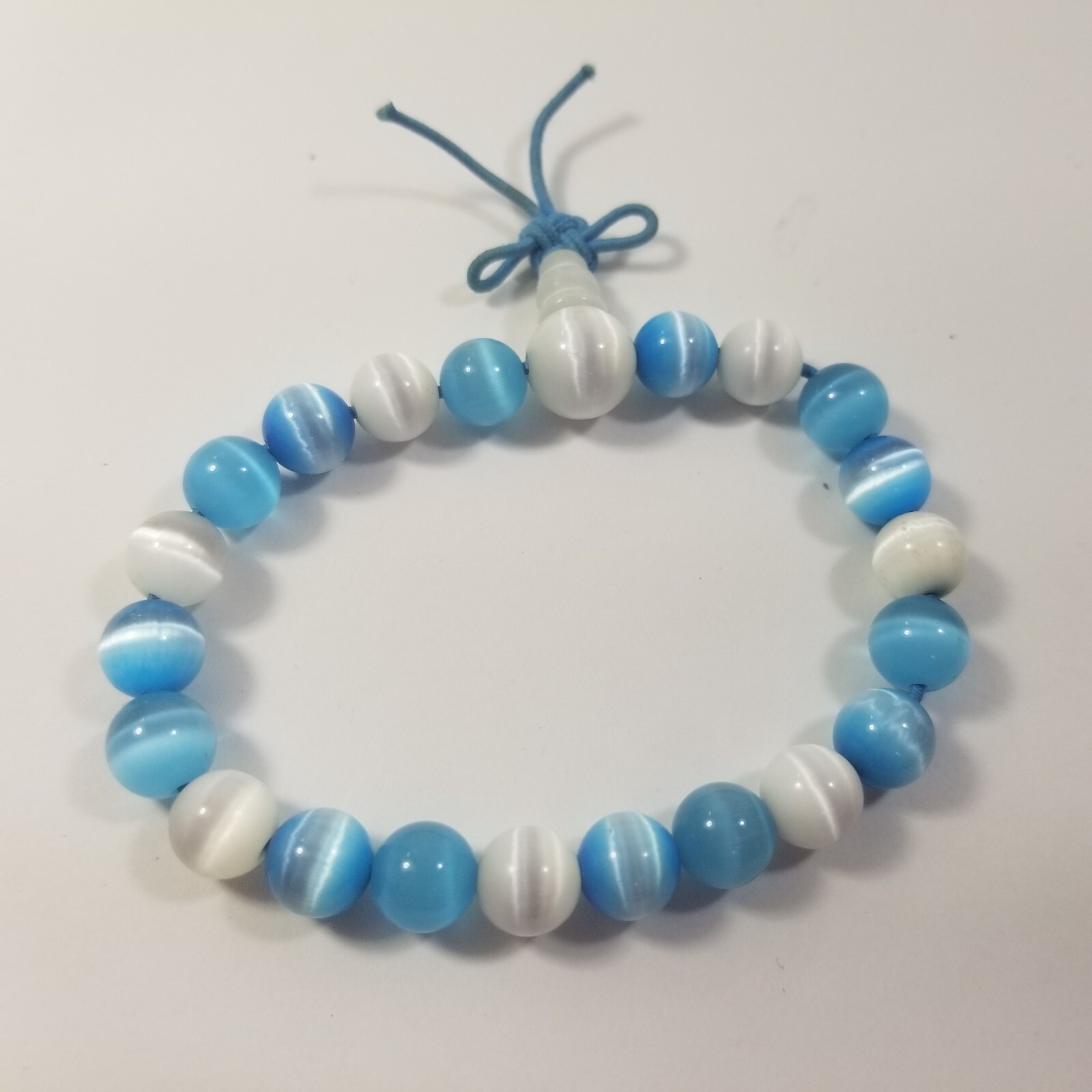 Blue and white beaded stretch bracelet Shiny