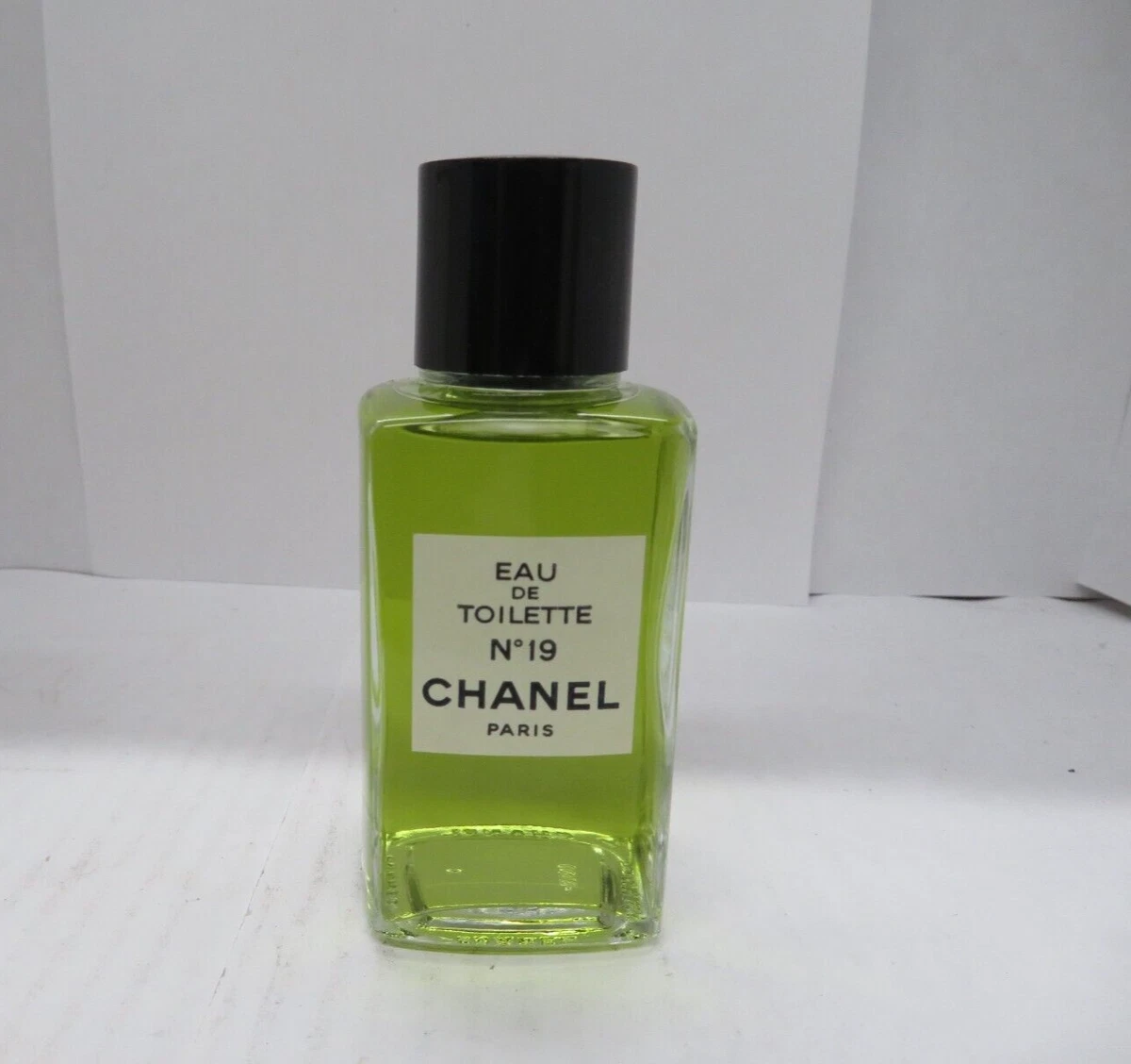 CHANEL No 19 For Women Eau De Toilettte 3.4 Oz / 100ml Splash