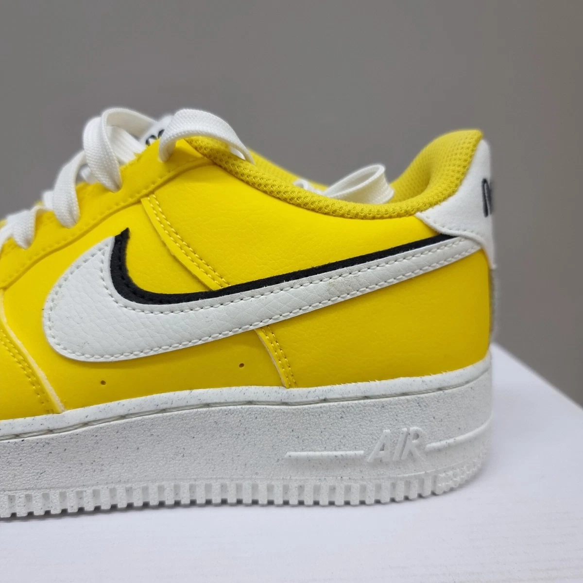 Yellow air force 1 7 lv8 1 best sale trainers