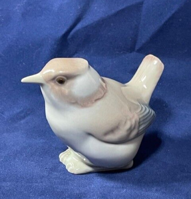 LLADRO   PAJARITO FEO  #1053 Porcelain Figurine Issued 1970-Retired 1985