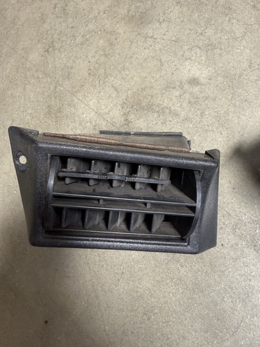 Honda Civic 1975-1979 CVCC tablero ventilaciones aire conducto térmico OEM original izquierda y derecha - Imagen 2 de 8