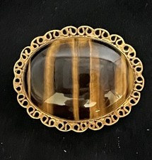Antique South Africa Oval Shaped Cabouchon Cut Tiger's Eye Gold Brooch