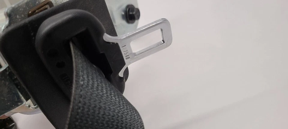 2016-2020 KIA OPTIMA RIGHT RH REAR DRIVER RETRACTOR BLACK Foto 3 de 4