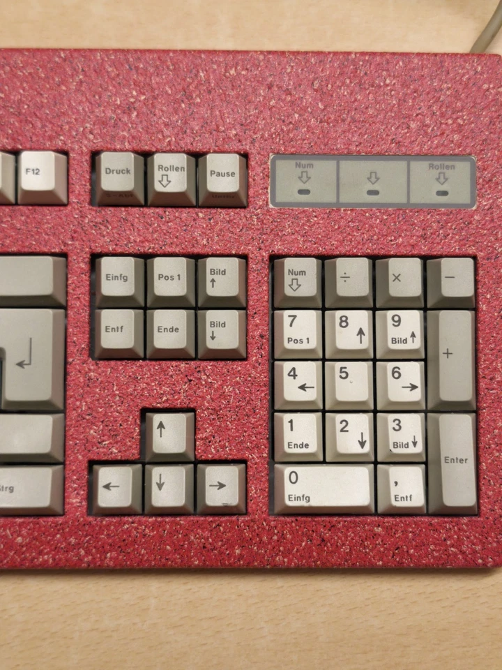Vintage Cherry Pink Custom Keyboard / MY 3000 G81-3000LAD / PS/2 German QWERTZ - Image 4 of 4