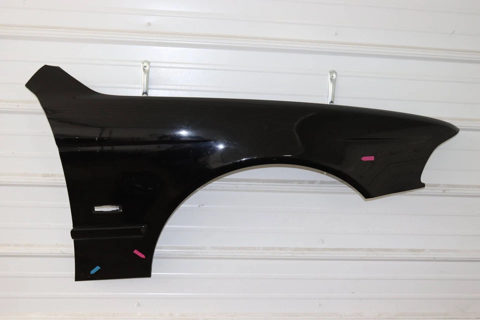 2000-2003 BMW M5 - Fender direito 8162134 - Imagem 2 de 4