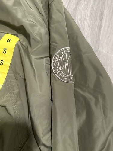 DKNY Hooded Windbreaker Jacket sz small nwt - Picture 3 of 4