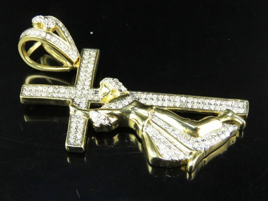 Colgante con dije de diamantes cultivados de laboratorio real para hombre "Cruz de Jesús" enchapado en dos tonos plateado Foto 3 de 4