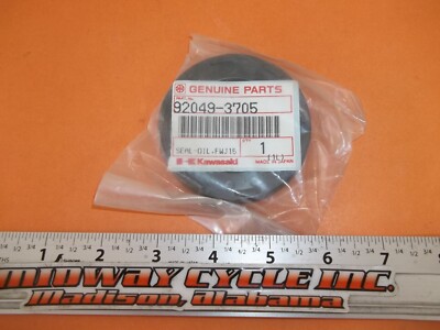 KAWASAKI 86 - 96 JET SKI PWC NOS OEM CRANKSHAFT OIL SEAL 92049