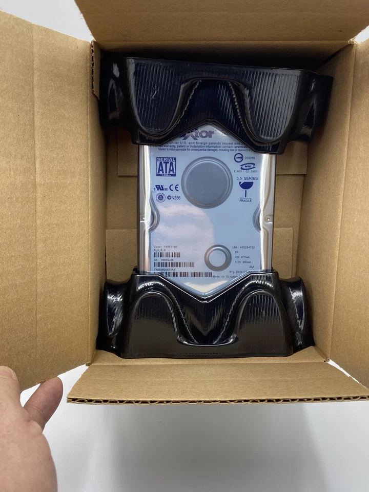 New Maxtor MaxLine Plus II 250GB SATA/150 3.5" Hard Drive YAR511W0 - Image 3 of 4