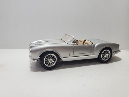 Bburago 1955 Lancia Aurelia B24 Spider Convertible 1:18 Scale Diecast Car Silver - Picture 12 of 12