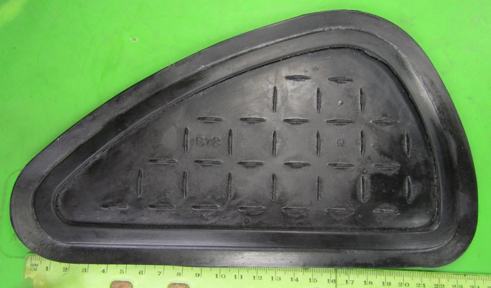 HONDA CB77 SUPERHAWK CB72 derecha HAWK TANQUE DE COMBUSTIBLE RODILLA GOMA🔥17661-268-010🔥OEM Foto 2 de 2