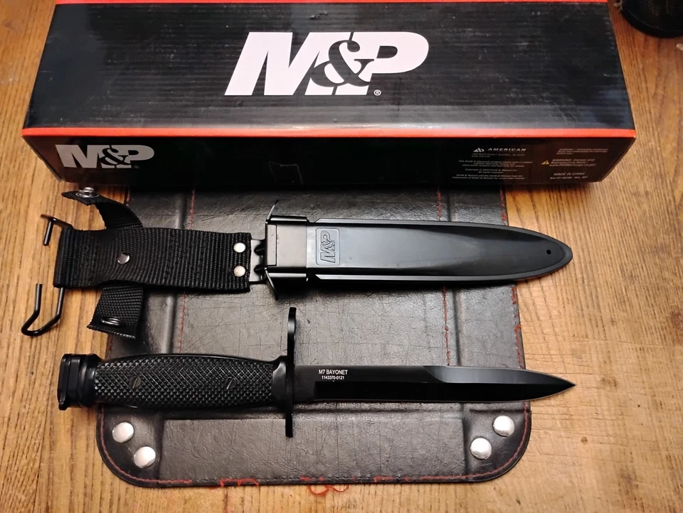 Smith & Wesson M&P Dagger Bayonet 6.5" Stainless Steel Blade Mortise Slot Sheath - Image 2 of 2