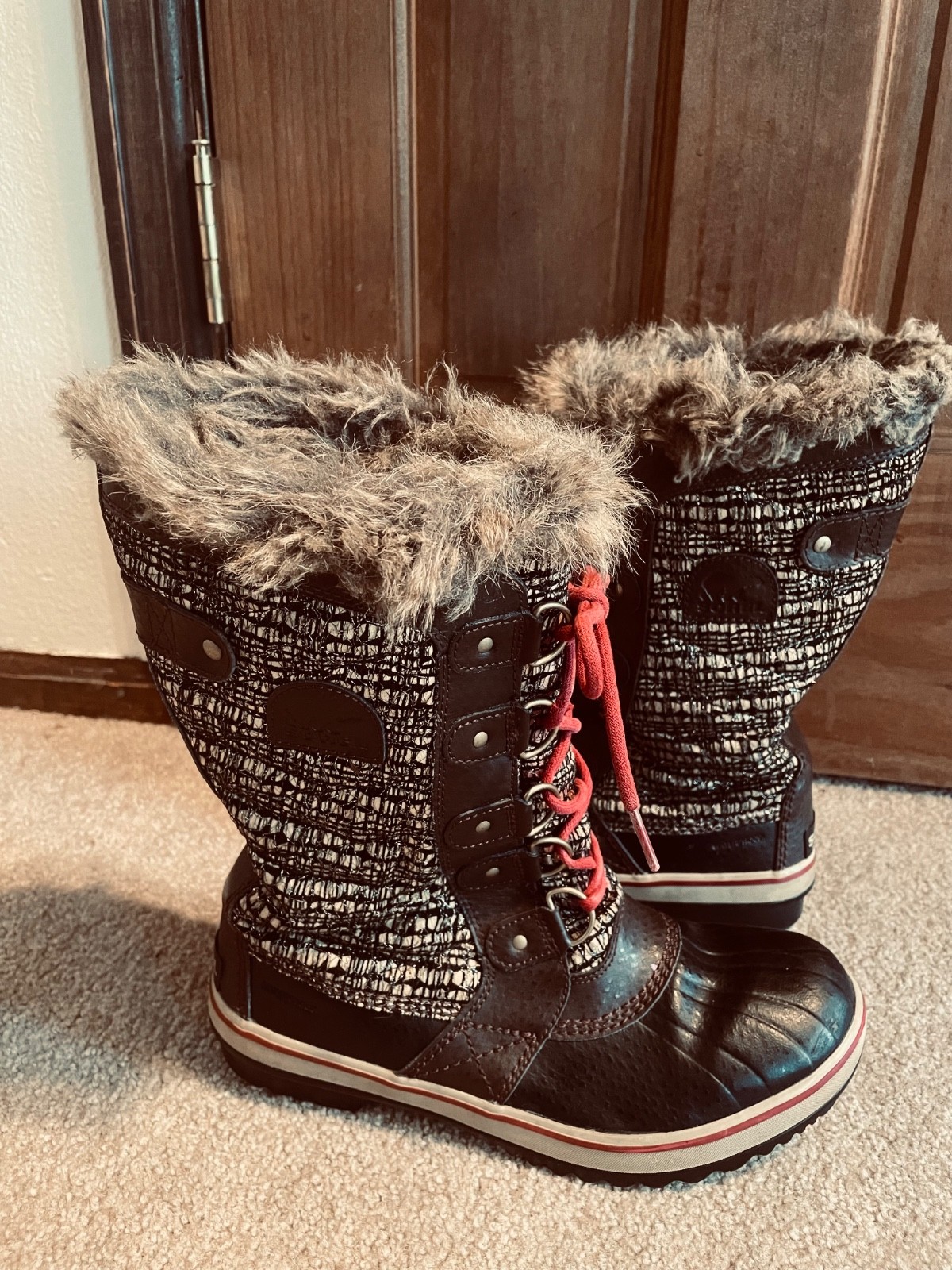 Sorel Tofino Waterproof Women's 8.5  Tall Lace Up Snow Boots NL2388-231 Black