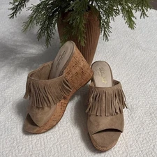NWT Ariat Unbridled Leigh Women’s Wedge Sandal / Fringe, Sand Color, Size 9