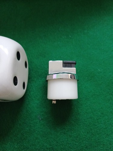 Rare Vintage Dice,Gas Table Lighter in Working Order - Picture 8 of 9