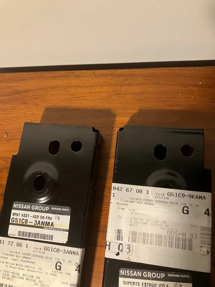PAR DE SOPORTES DE RIEL EXTERIOR NISSAN VERSA NOTE S 2014-2019 FABRICANTE DE EQUIPOS ORIGINALES G51C9-9KAMA Foto 2 de 4