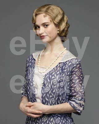 Downton Abbey (TV) Lily James ''Lady Rose'' 10x8 Foto