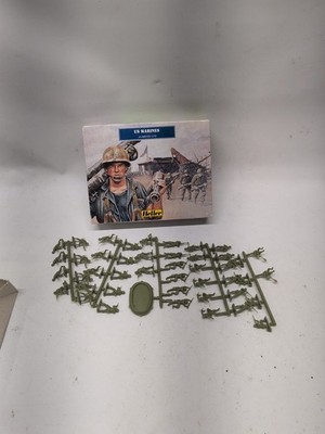 Heller Kit 79616 US Marines 1/72 Scale Toy Soldiers Open Box