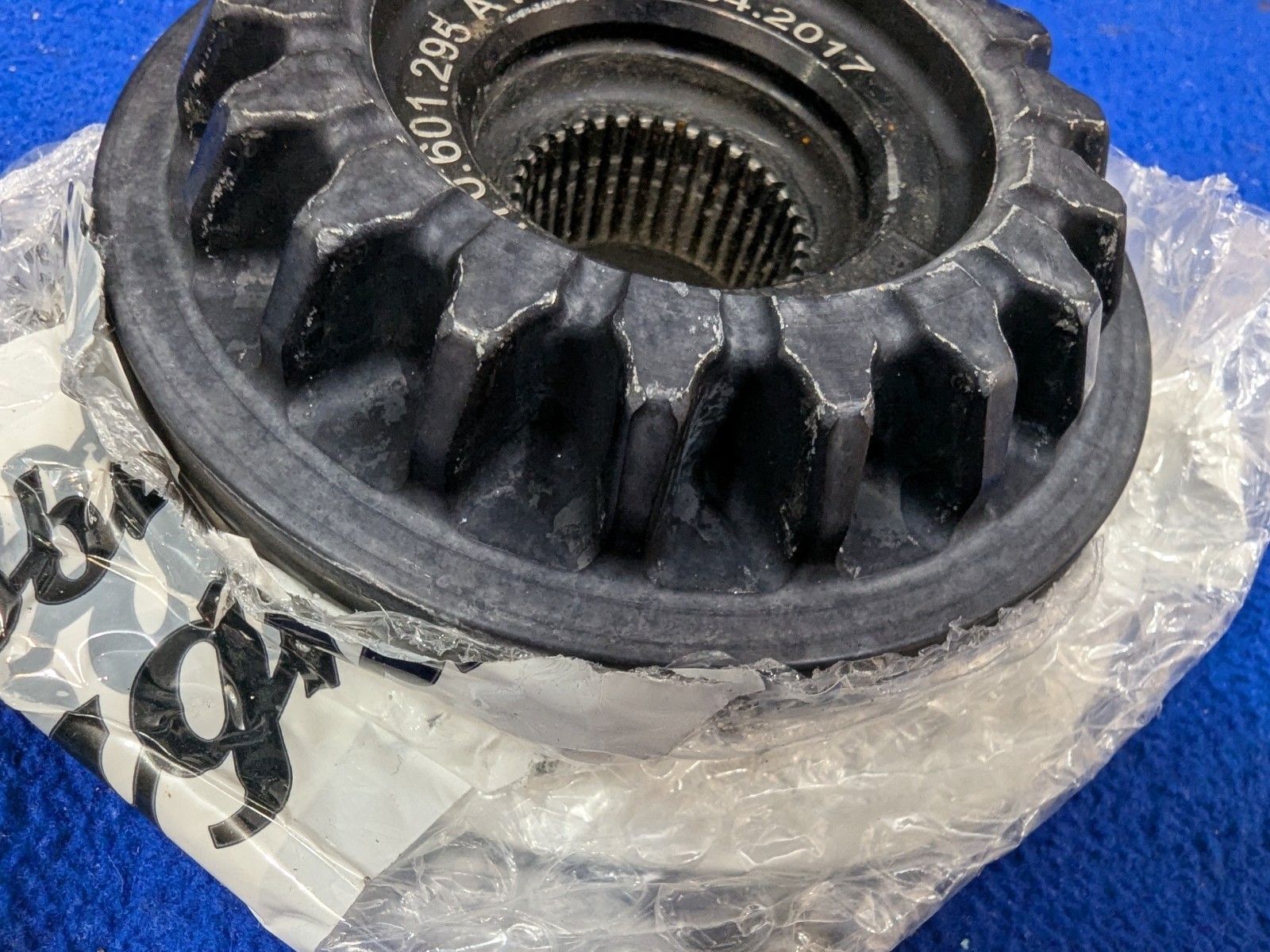 Grade B Lamborghini Huracan/Aventador Center Locking Nut 3 Black OEM 470601295A