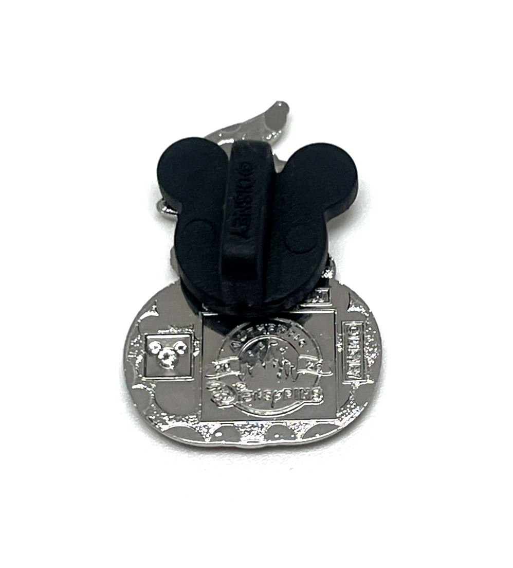 New 2026 WDW Hidden Disney Mickey Wave A Chip Holiday Halloween