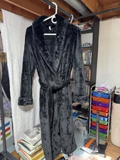 Joyspun women's plush robe black size 8/10 cozy lounge soft