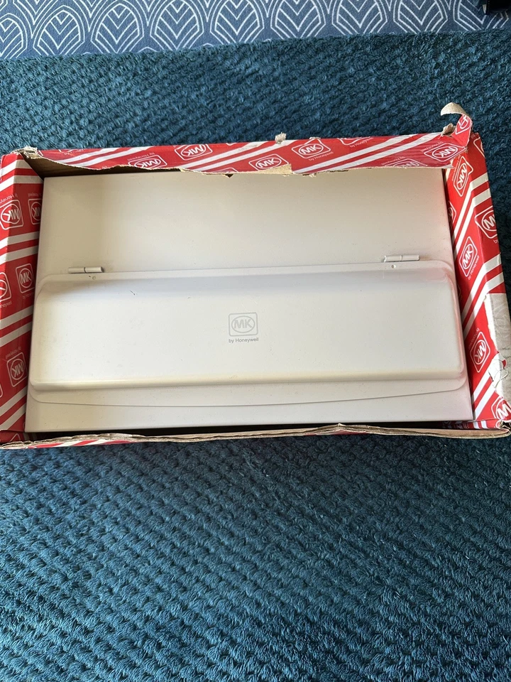 Honeywell MK  - K7666sMET Consumer Unit - White - Image 3 of 3
