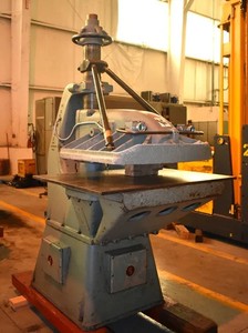 25 TON HERMAN SCHWABE "DV" HEAVY-DUTY SWING-ARM DIE CUTTING CLICKER PRESS #30793