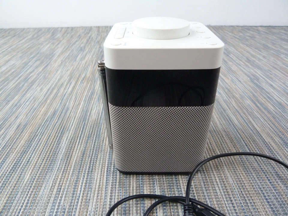 Pure Pop Mini P240 Portable DAB Player Headphone Jack USB Connectivity - Image 3 of 4