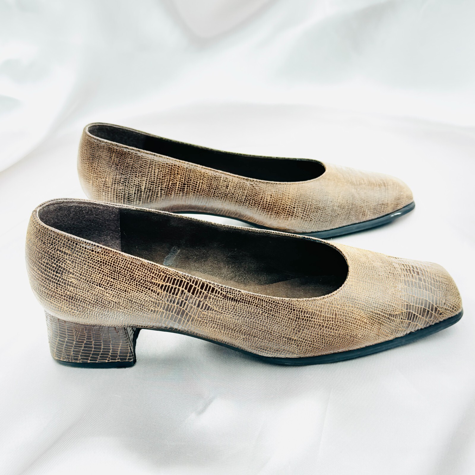 Stuart Weitzman Gray Patterned Leather Pumps Squa… - image 7