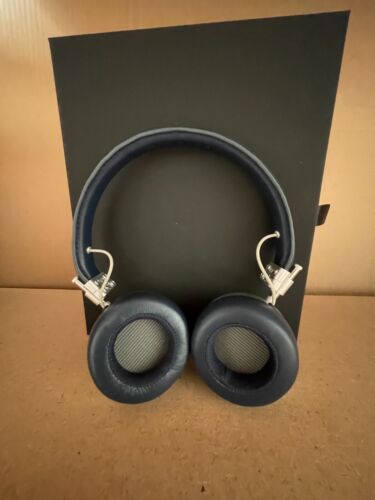 Master & Dynamic MH30 Wired On Ear Kopfhörer Navy Miss Sixty Collaboration - Bild 10 von 11