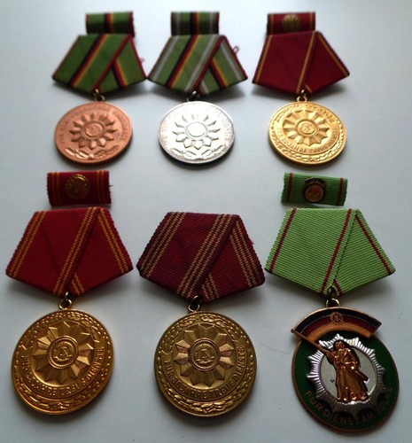 Colección medallas de policía RDA para servicios fieles, 6 piezas - Imagen 2 de 9