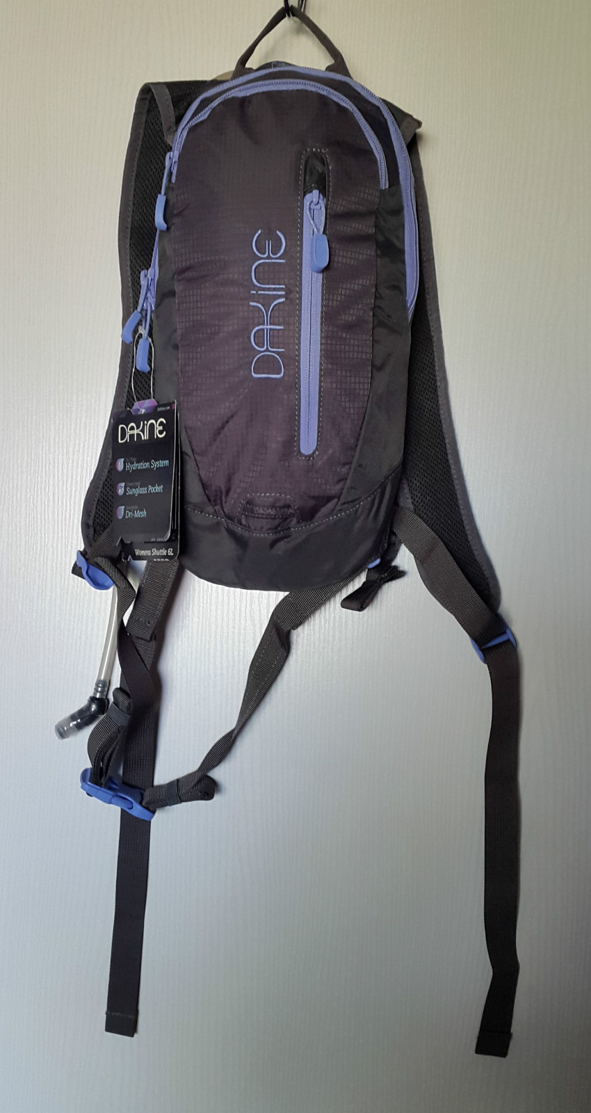 Sac à dos trail Dakine Shuttle 6L gris violet pour vos randonnées estivales