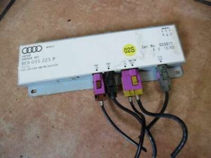 Audi A4 8E Antennenverstärker Steuergerät 8E9035225P