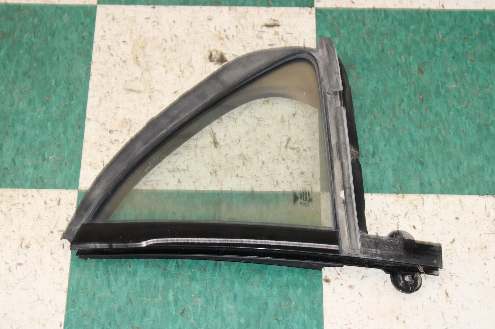 13-18 Flying Spur Rear Driver Side Left LH Quarter Window Glass OEM Factory WTY