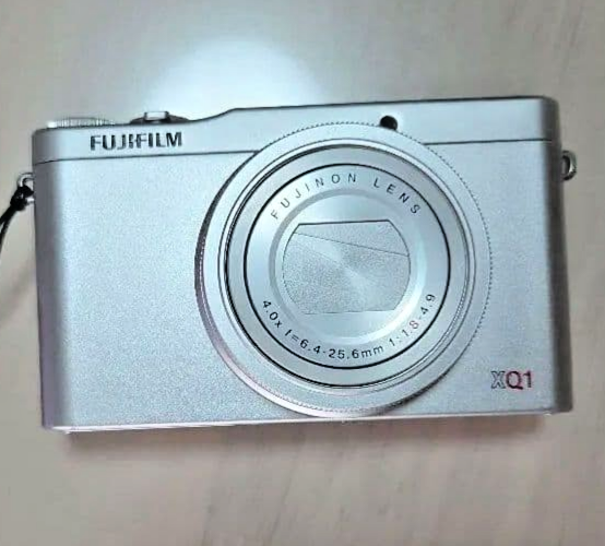Fujifilm X Series XQ1 Silver 12.0MP 4x Zoom Compact Digital Camera