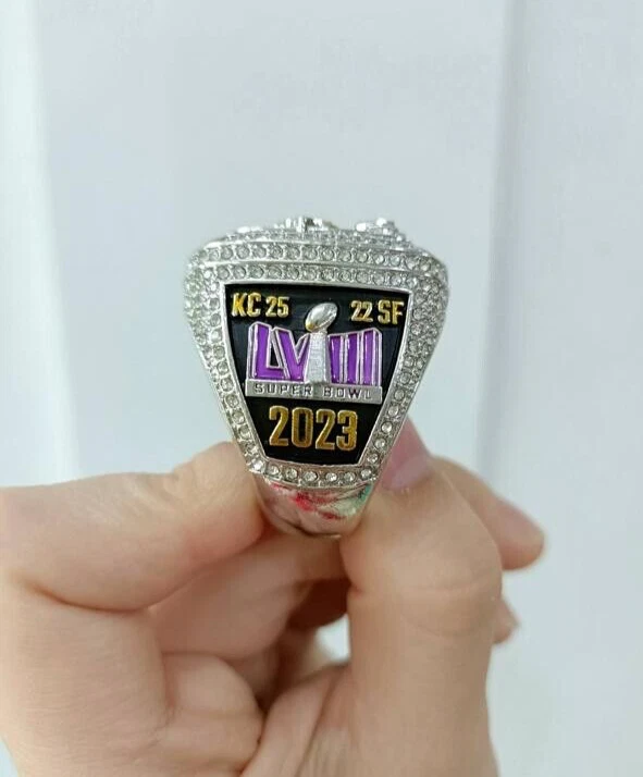 Anillo número 15 del Super Bowl KC Chiefs 2023-24 Foto 3 de 4