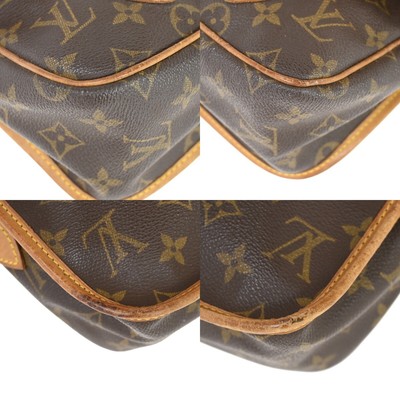 LOUIS VUITTON LV Logo Gibeciere MM Shoulder Bag Monogram Leather  