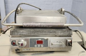 Star PST14ITGT Pro-Max 2.0® 14.5" Cast Iron Sandwich Grill