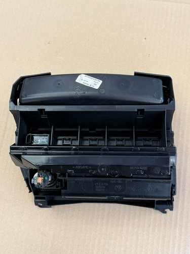 2003 BMW E46 330D TOURING FRONT DASH DASHBOARD CENTRE CONSOLE ASHTRAY CUBBY UNIT - Picture 5 of 6