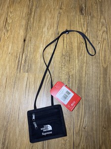 supreme the north face travel wallet