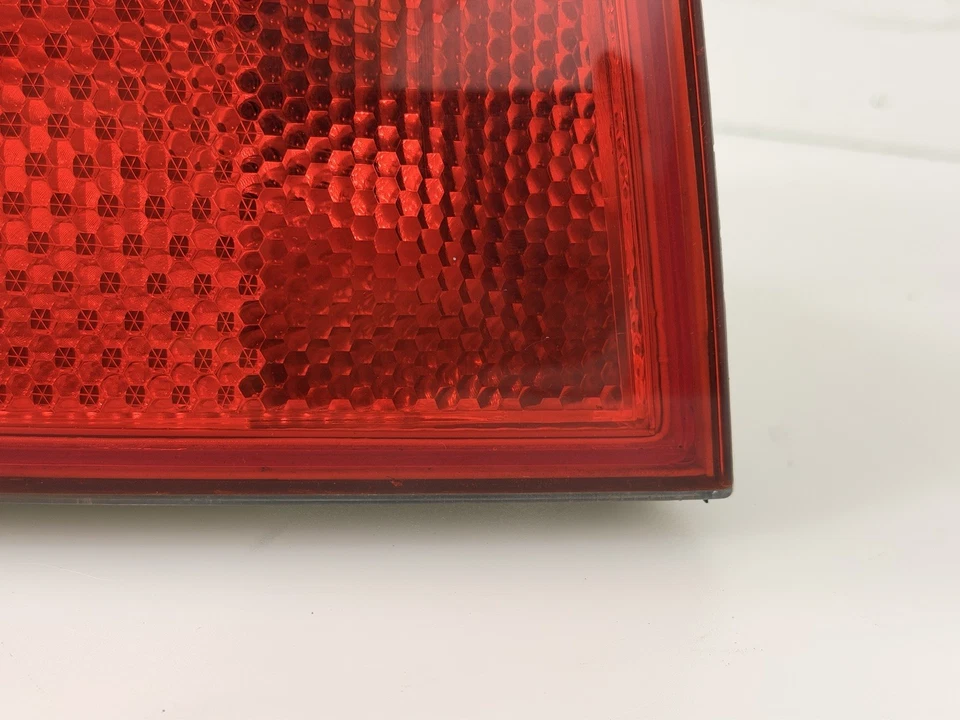 Conjunto de luces traseras izquierda originales Audi para 2002-2005 A4 / S4 (B6) 8E5945217A Foto 4 de 4