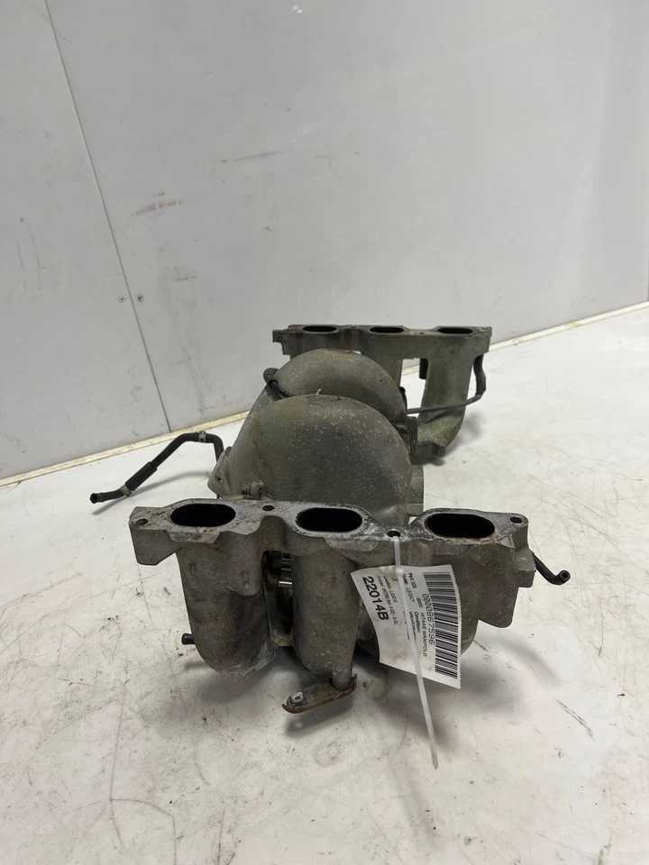 Subaru Outback 2001 colector de admisión 3,0 L 6 cilindros DOHC solo OEM 14001AB173 Foto 2 de 4