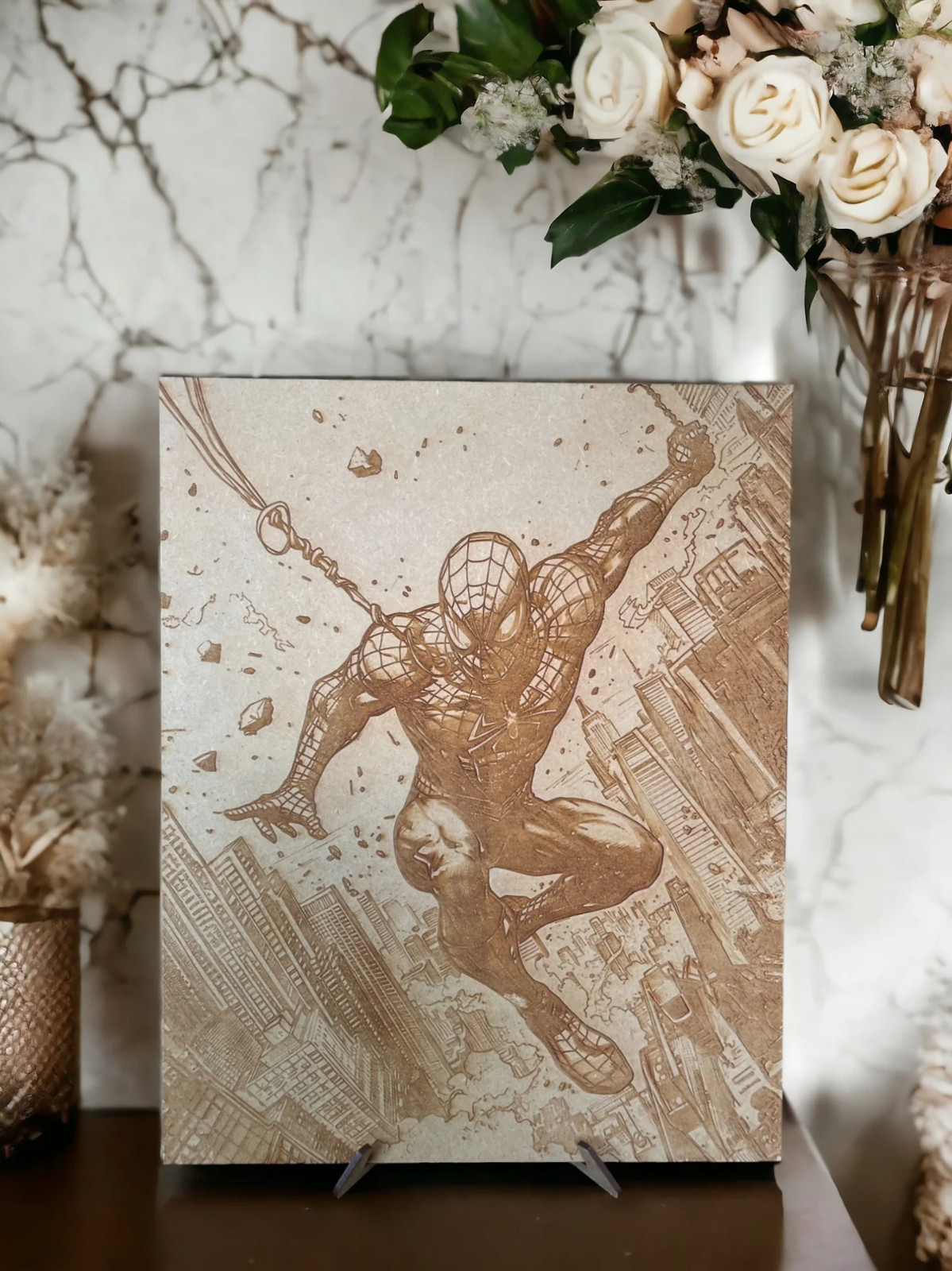 Tableau Spider-Man gravure sur bois d'artisanat d'art Marvel en chêne massif 30x40cm