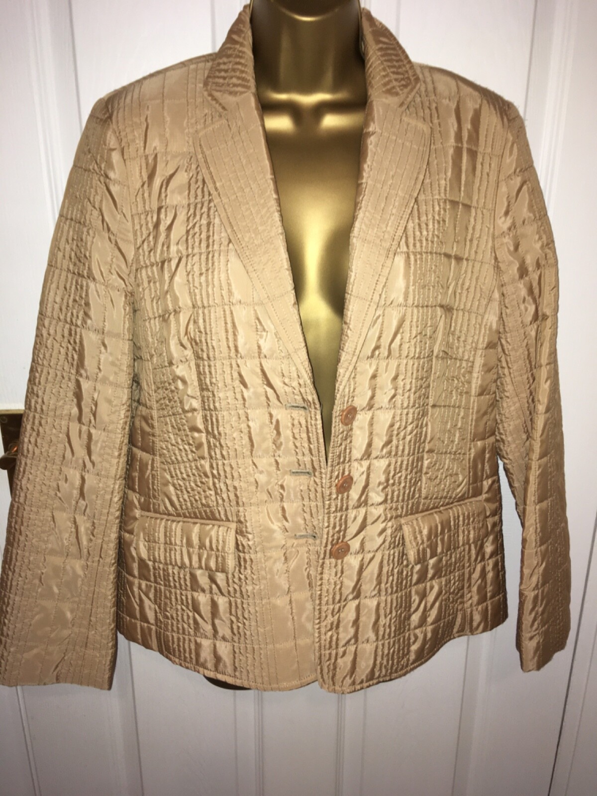 Jacket size 12 Oscar B NEW BNWT lovely unworn Camel Beige puffa padded quilted-image
