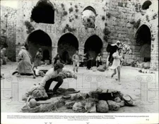 1982 Press Photo Willie Aames & Phoebe Cates in "Paradise" Movie - lrp87443