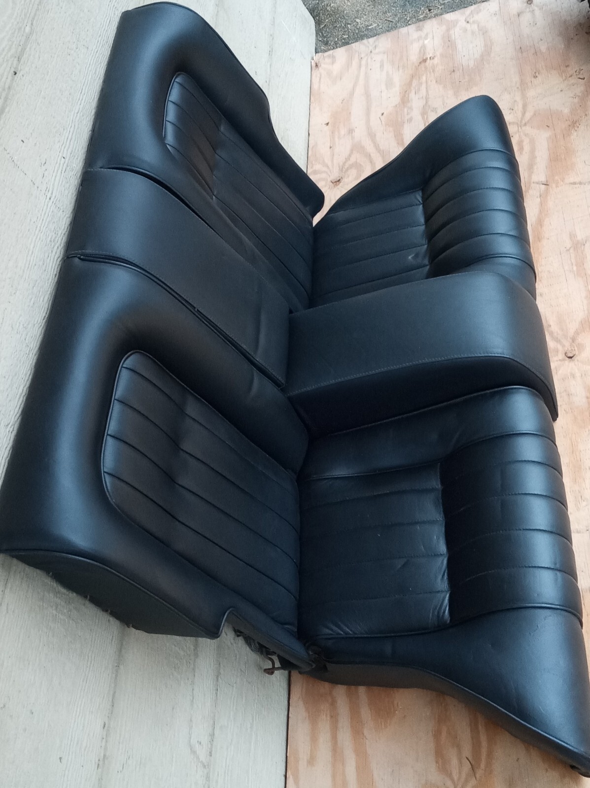 Ferrari 365 GT4 2+2 Interior Leather Front and Rear Seats_255-66-001-00_GENUINE